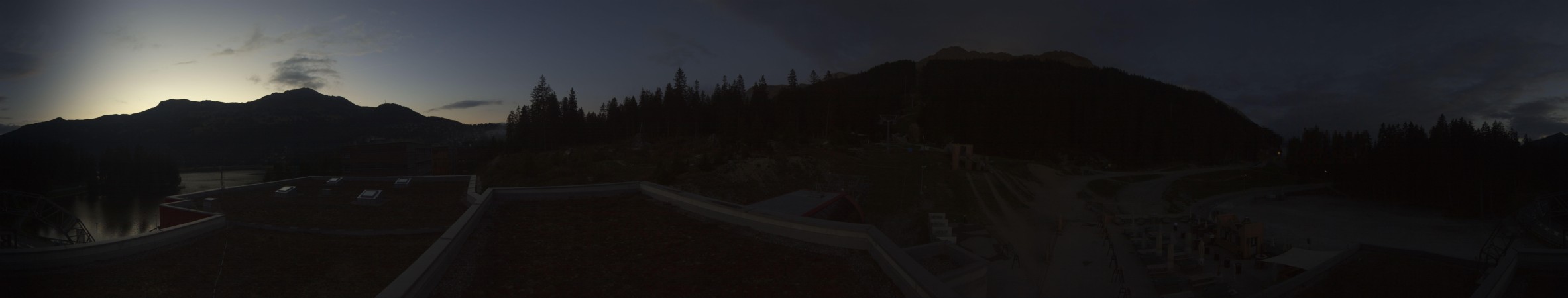 Lenzerheide Bergbahnen Talstation snow cam captured at 2 October 2026 at 7:37 pm GMT+2