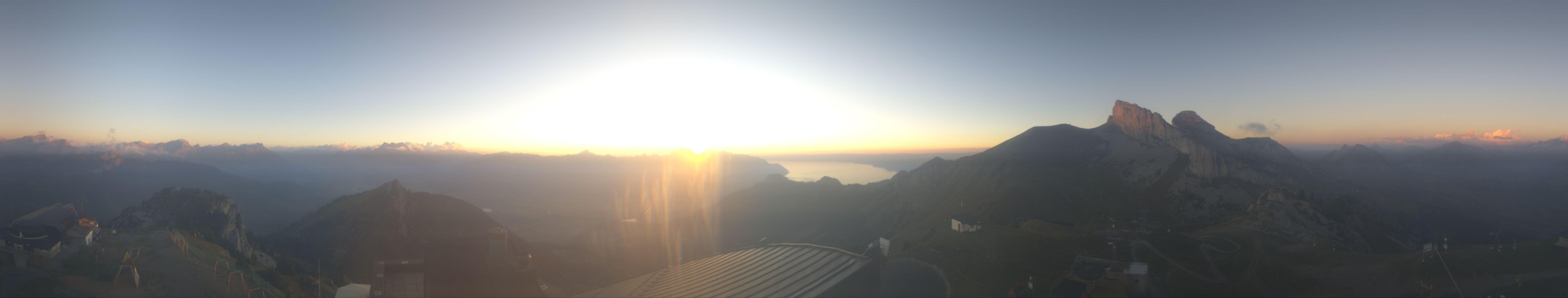 Leysin Télé La Berneuse - Kuklos snow cam captured at 5 October 2026 at 7:22 pm GMT+2