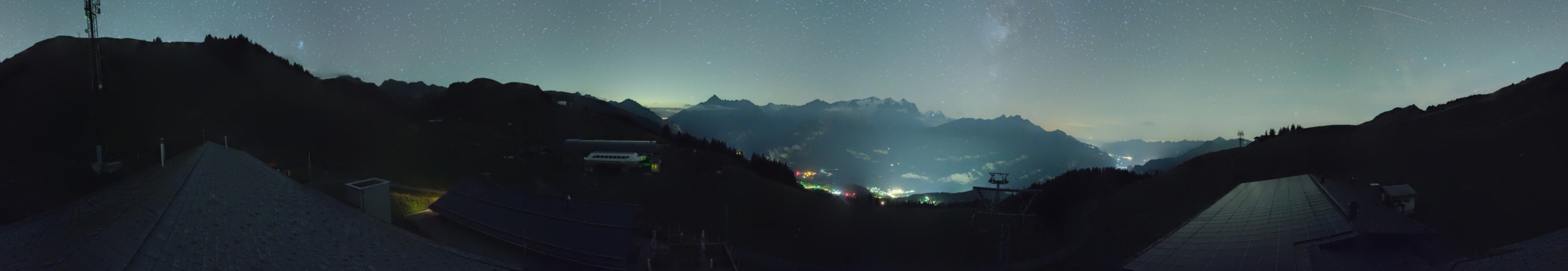Meiringen Hasliberg Bergbahnen Meiringen Hasliberg - Käserstatt snow cam captured at 18 September 2026 at 11:52 pm GMT+2
