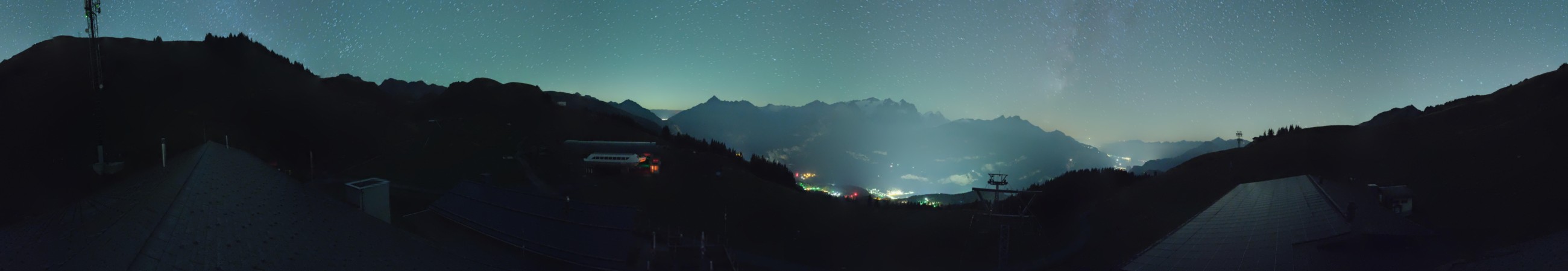Meiringen Hasliberg Bergbahnen Meiringen Hasliberg - Käserstatt snow cam captured at 5 October 2026 at 11:53 pm GMT+2