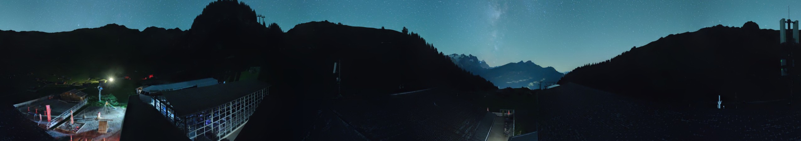 Meiringen Hasliberg Bergbahnen Meiringen Hasliberg - Maegisalp snow cam captured at 14 September 2026 at 11:45 pm GMT+2