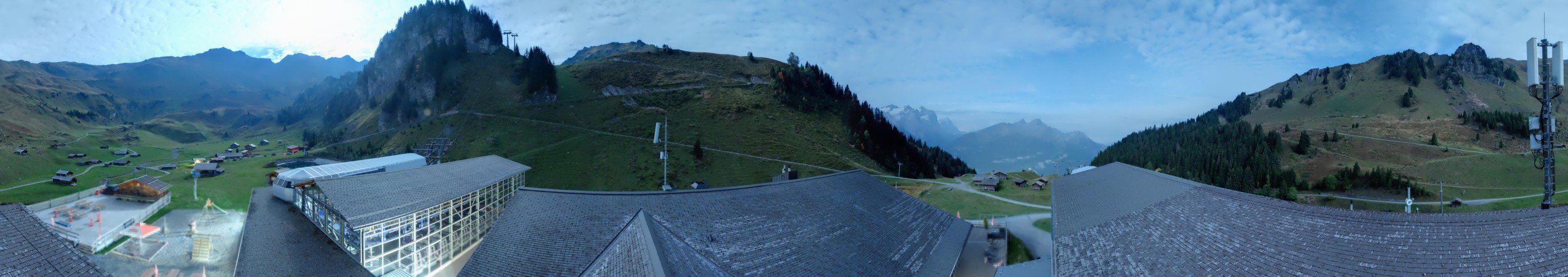 Meiringen Hasliberg Bergbahnen Meiringen Hasliberg - Maegisalp snow cam captured at 30 September 2026 at 11:47 pm GMT+2