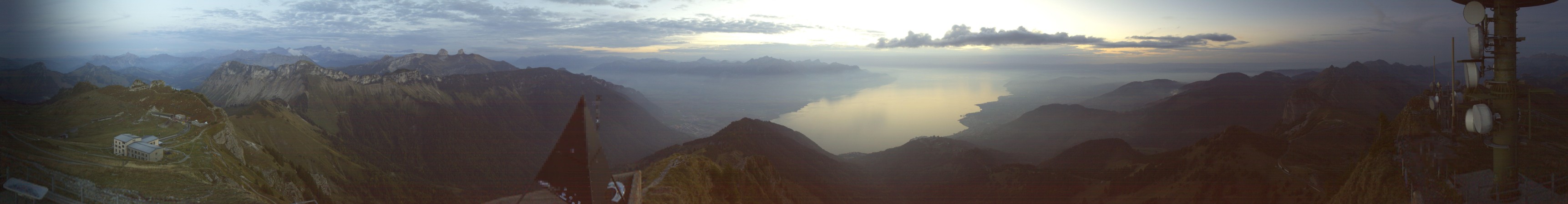 MOB - CCF Montreux Oberland Bernois Rochers de Naye snow cam captured at 3 October 2026 at 7:32 pm GMT+2