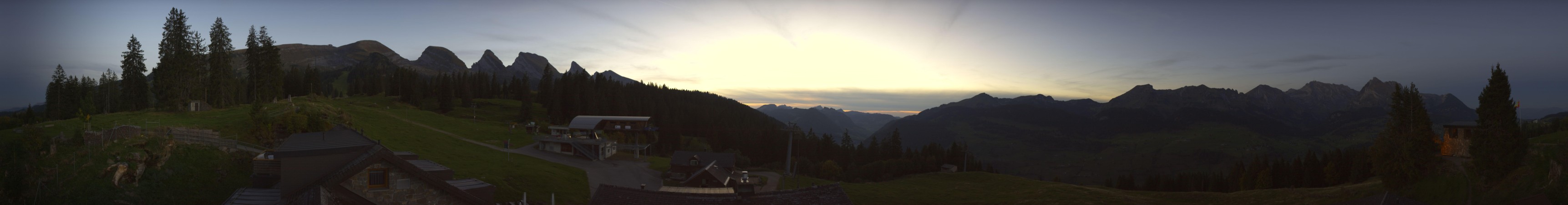 Sellamatt Lötscher Berghotel Alp Sellamatt - Berghotel snow cam captured at 28 September 2026 at 7:27 pm GMT+2