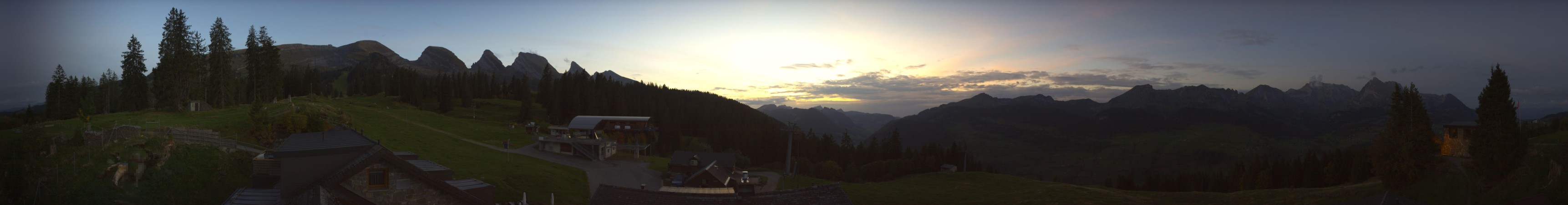 Sellamatt Lötscher Berghotel Alp Sellamatt - Berghotel snow cam captured at 4 October 2026 at 7:18 pm GMT+2