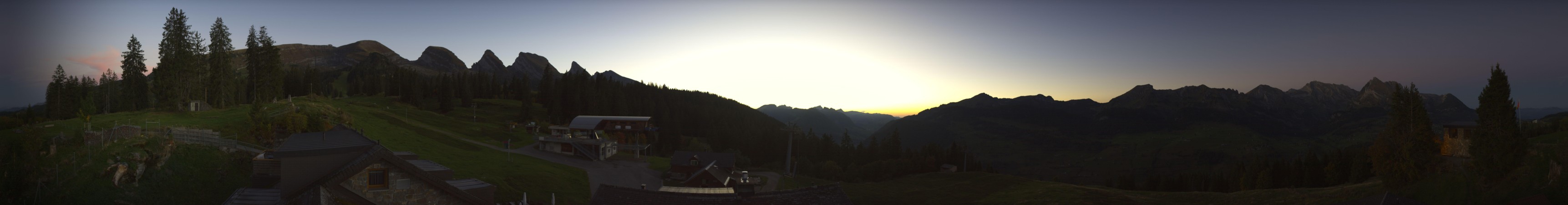 Sellamatt Lötscher Berghotel Alp Sellamatt - Berghotel snow cam captured at 5 October 2026 at 7:26 pm GMT+2