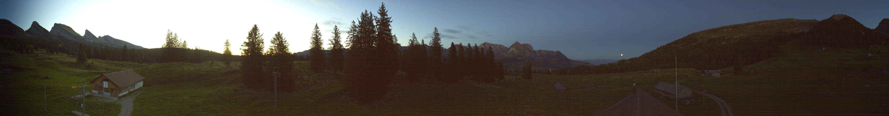 Sellamatt Lötscher Berghotel Alp Sellamatt - Zinggen snow cam captured at 27 September 2026 at 7:41 pm GMT+2