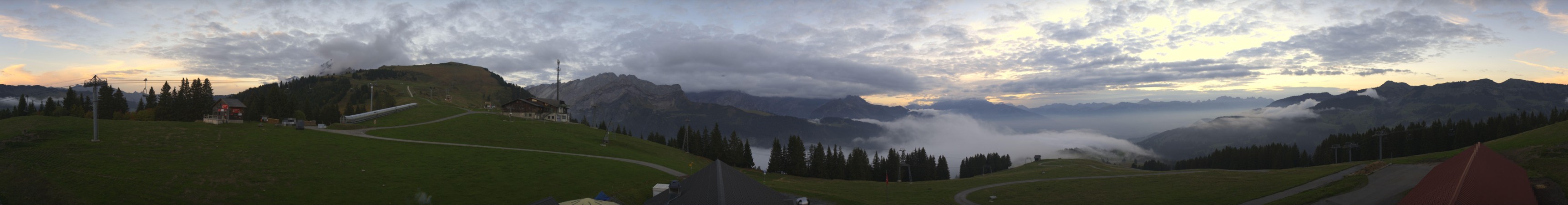 Télé Villars Gryon Diablerets Gryon - Les Chaux snow cam captured at 3 October 2026 at 7:10 pm GMT+2