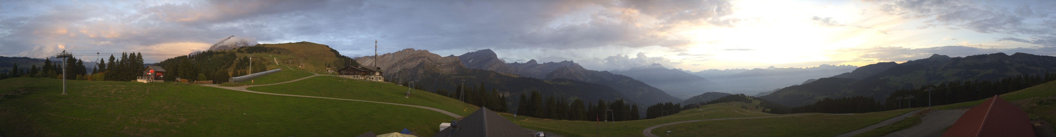 Télé Villars Gryon Diablerets Gryon - Les Chaux snow cam captured at 4 October 2026 at 7:14 pm GMT+2