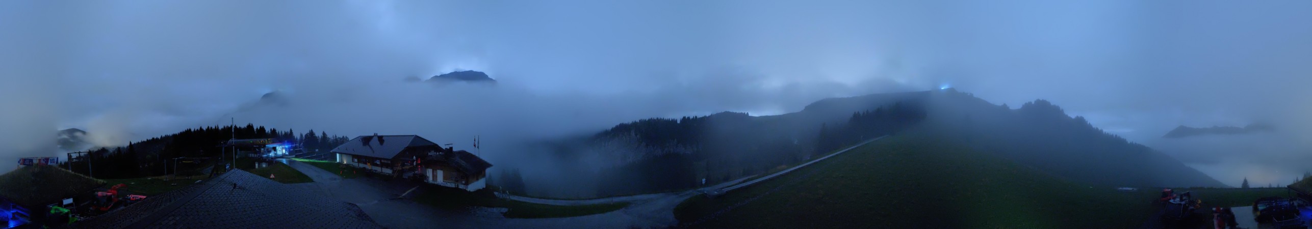 Télé Villars Gryon Diablerets Les Diablerets - Les Mazots snow cam captured at 1 October 2026 at 11:58 pm GMT+2