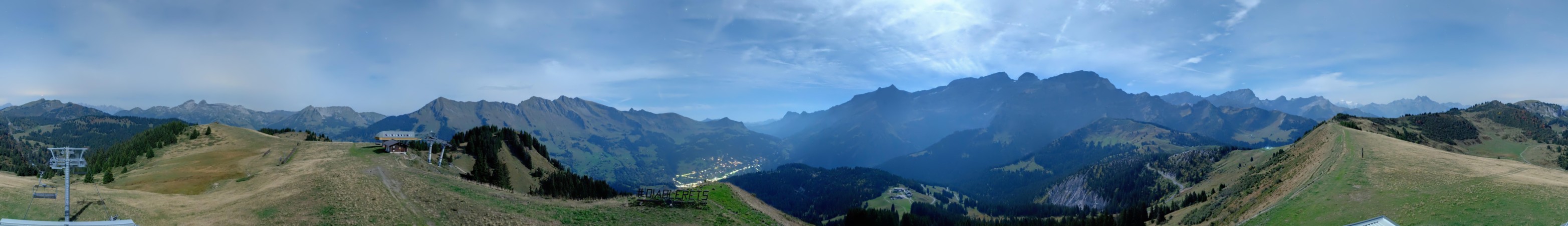 Télé Villars Gryon Diablerets Les Diablerets - Meilleret snow cam captured at 28 September 2026 at 11:52 pm GMT+2