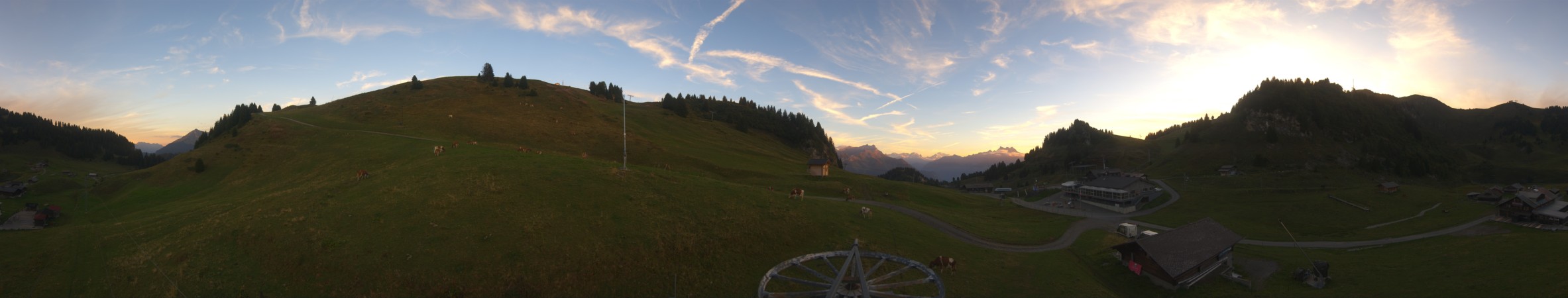 Télé Villars Gryon Diablerets Villars - Bretaye snow cam captured at 12 September 2026 at 7:48 pm GMT+2