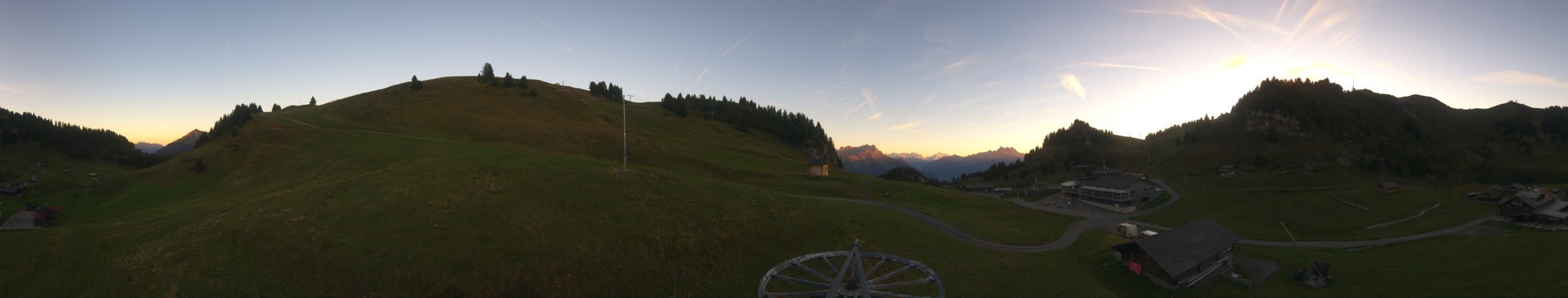 Télé Villars Gryon Diablerets Villars - Bretaye snow cam captured at 14 September 2026 at 7:59 pm GMT+2