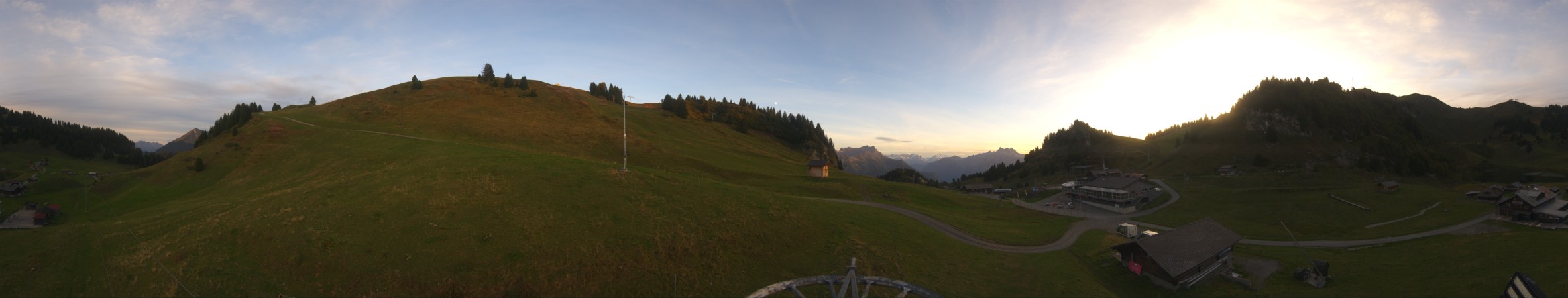 Télé Villars Gryon Diablerets Villars - Bretaye snow cam captured at 20 September 2026 at 7:39 pm GMT+2