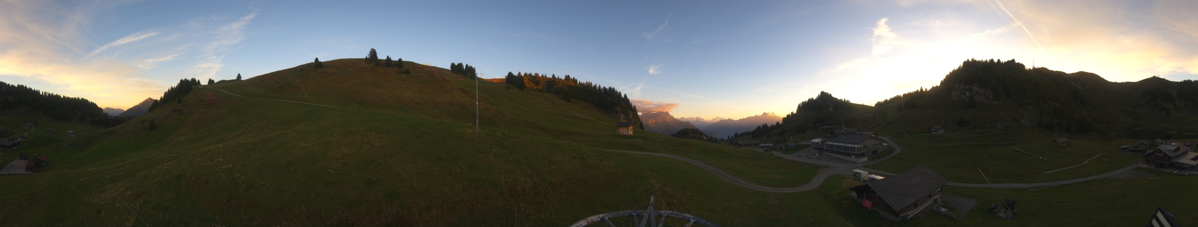 Télé Villars Gryon Diablerets Villars - Bretaye snow cam captured at 23 September 2026 at 7:36 pm GMT+2