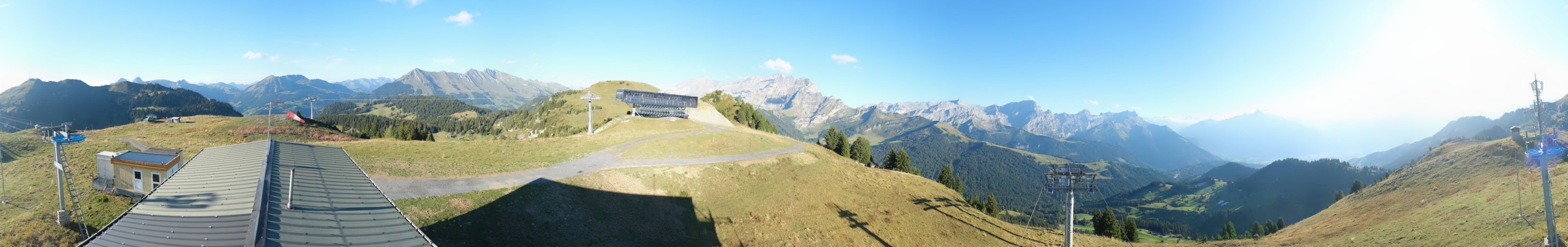 Télé Villars Gryon Diablerets Villars - Chaux Ronde snow cam captured at 15 September 2026 at 6:11 pm GMT+2