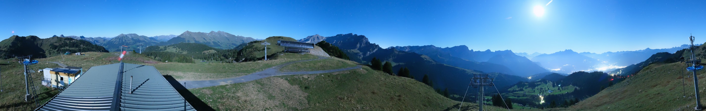Télé Villars Gryon Diablerets Villars - Chaux Ronde snow cam captured at 22 September 2026 at 11:59 pm GMT+2