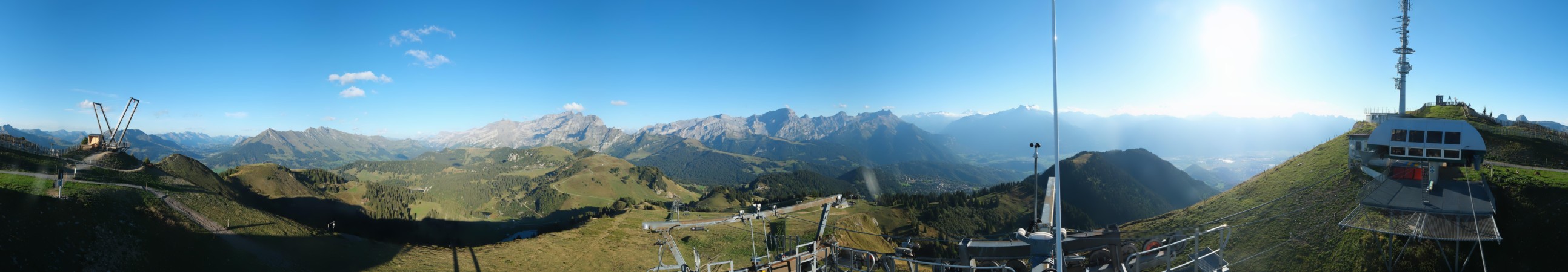 Télé Villars Gryon Diablerets Villars - Grand Chamossaire snow cam captured at 15 September 2026 at 6:11 pm GMT+2