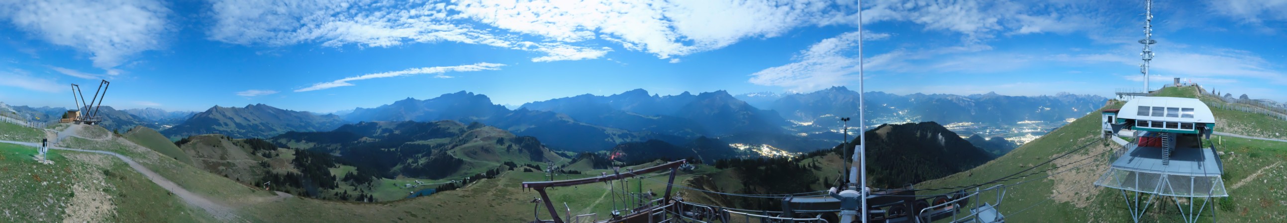 Télé Villars Gryon Diablerets Villars - Grand Chamossaire snow cam captured at 27 September 2026 at 11:49 pm GMT+2