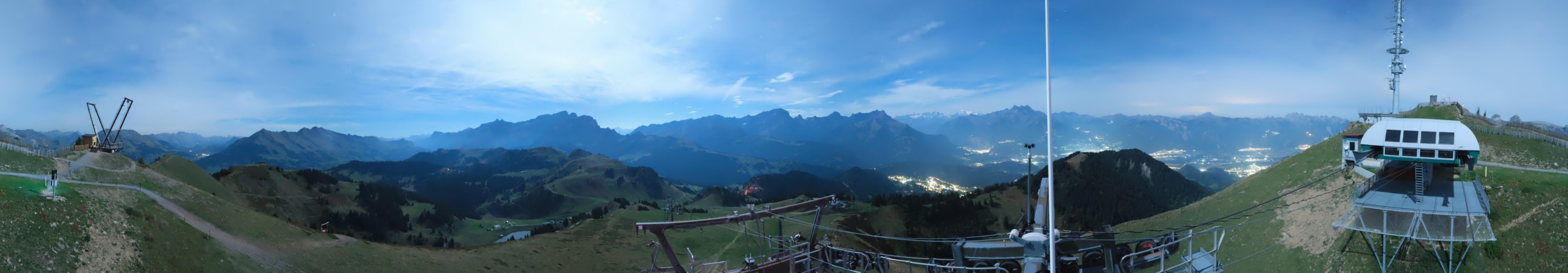 Télé Villars Gryon Diablerets Villars - Grand Chamossaire snow cam captured at 28 September 2026 at 11:52 pm GMT+2