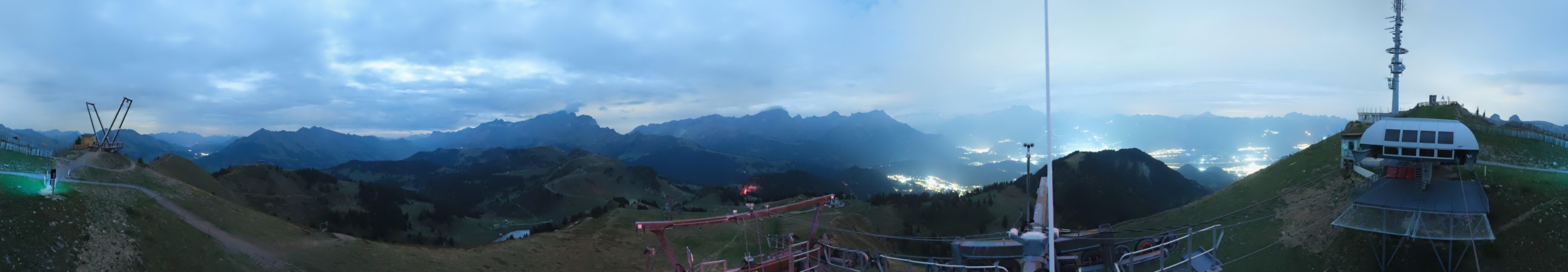 Télé Villars Gryon Diablerets Villars - Grand Chamossaire snow cam captured at 30 September 2026 at 11:45 pm GMT+2