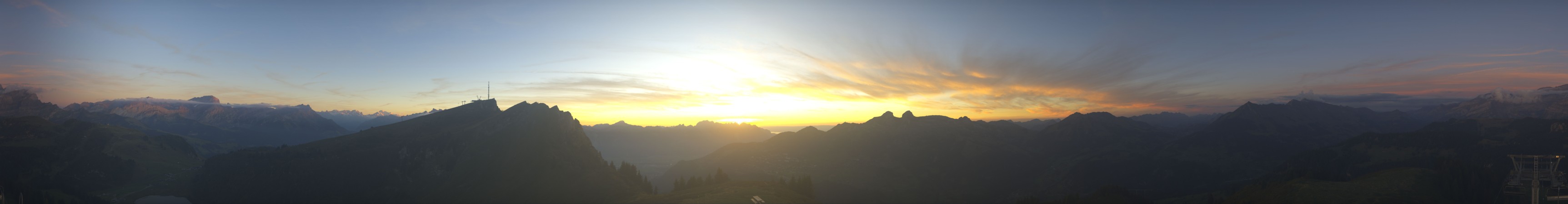 Télé Villars Gryon Diablerets Villars - Petit Chamossaire snow cam captured at 12 September 2026 at 8:10 pm GMT+2