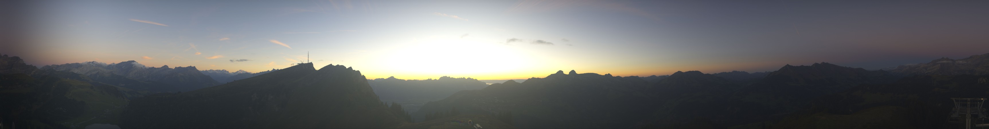Télé Villars Gryon Diablerets Villars - Petit Chamossaire snow cam captured at 14 September 2026 at 8:00 pm GMT+2