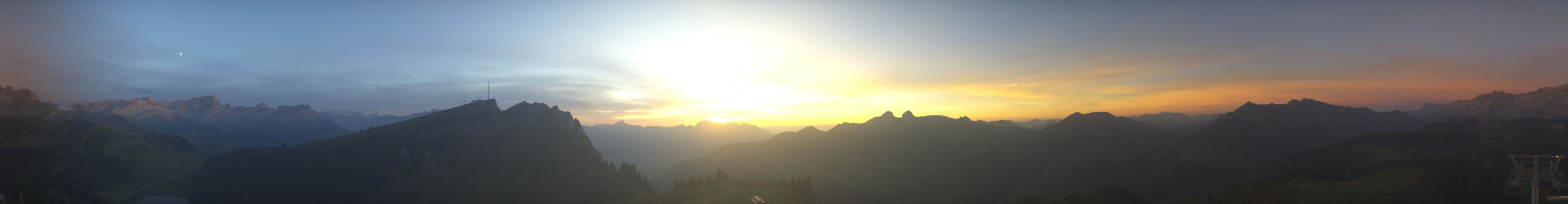 Télé Villars Gryon Diablerets Villars - Petit Chamossaire snow cam captured at 21 September 2026 at 7:40 pm GMT+2