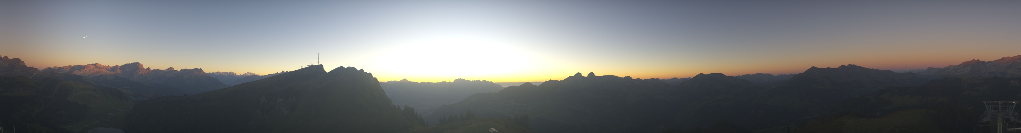 Télé Villars Gryon Diablerets Villars - Petit Chamossaire snow cam captured at 22 September 2026 at 7:46 pm GMT+2