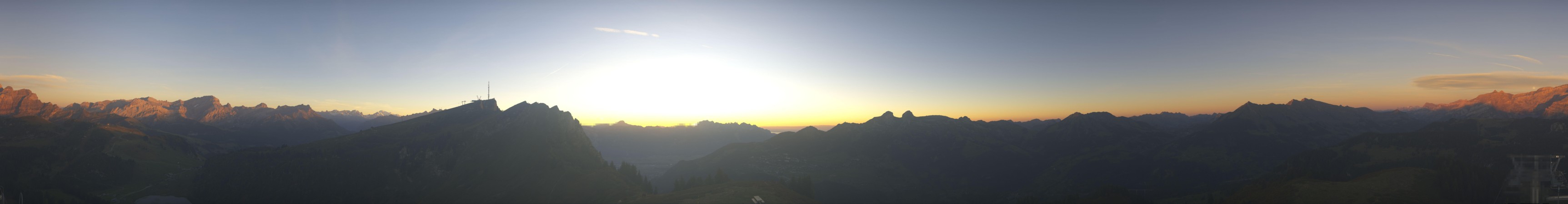 Télé Villars Gryon Diablerets Villars - Petit Chamossaire snow cam captured at 25 September 2026 at 7:34 pm GMT+2