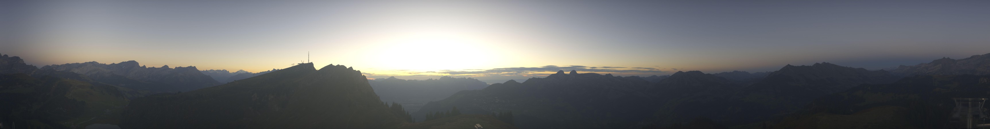 Télé Villars Gryon Diablerets Villars - Petit Chamossaire snow cam captured at 27 September 2026 at 7:35 pm GMT+2
