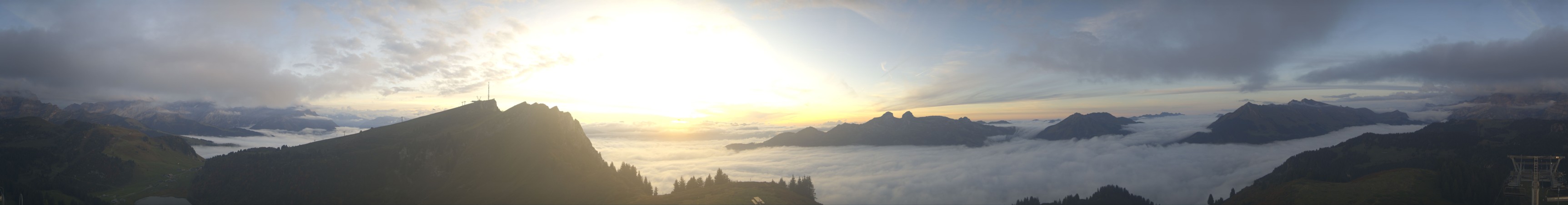 Télé Villars Gryon Diablerets Villars - Petit Chamossaire snow cam captured at 2 October 2026 at 7:15 pm GMT+2