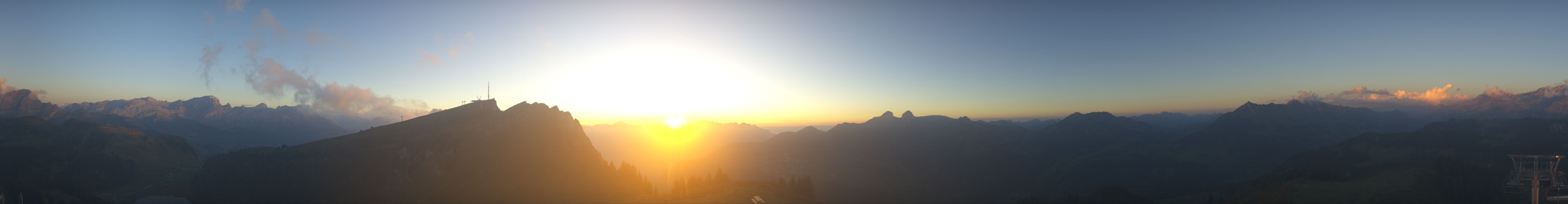 Télé Villars Gryon Diablerets Villars - Petit Chamossaire snow cam captured at 5 October 2026 at 7:17 pm GMT+2