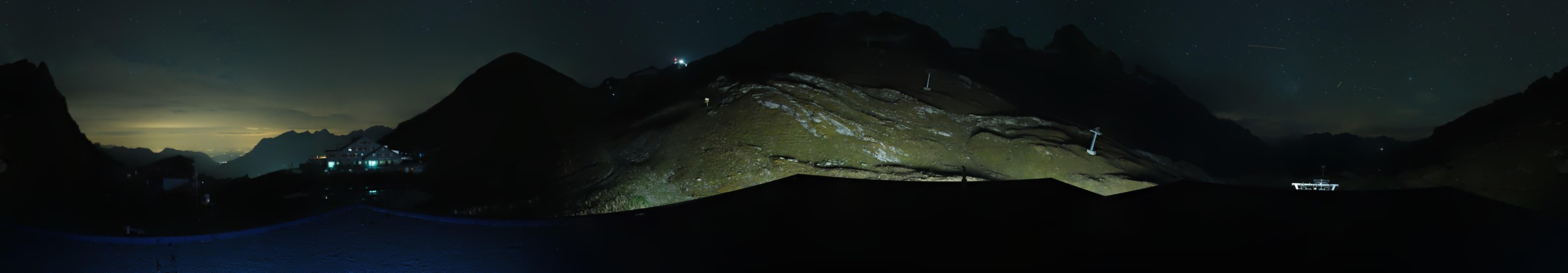 Titlis Bergbahnen Engelberg-Trübsee-Titlis Titlis - Engstlenalp Bergstation snow cam captured at 4 October 2026 at 11:49 pm GMT+2