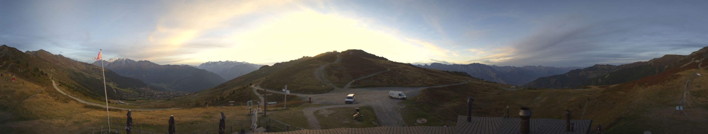 Verbier - Téléverbier SA Croix de Cœur snow cam captured at 28 September 2026 at 7:29 pm GMT+2