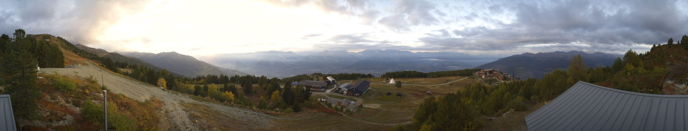 Veysonnaz - NVRM Sommet de la piste de l'Ours - Veysonnaz snow cam captured at 2 October 2026 at 7:15 pm GMT+2