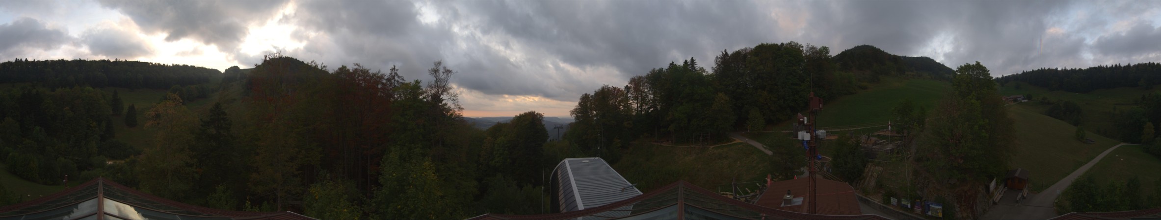 Wasserfallen Bahn Wasserfallen - Bergstation snow cam captured at 2 October 2026 at 7:04 pm GMT+2