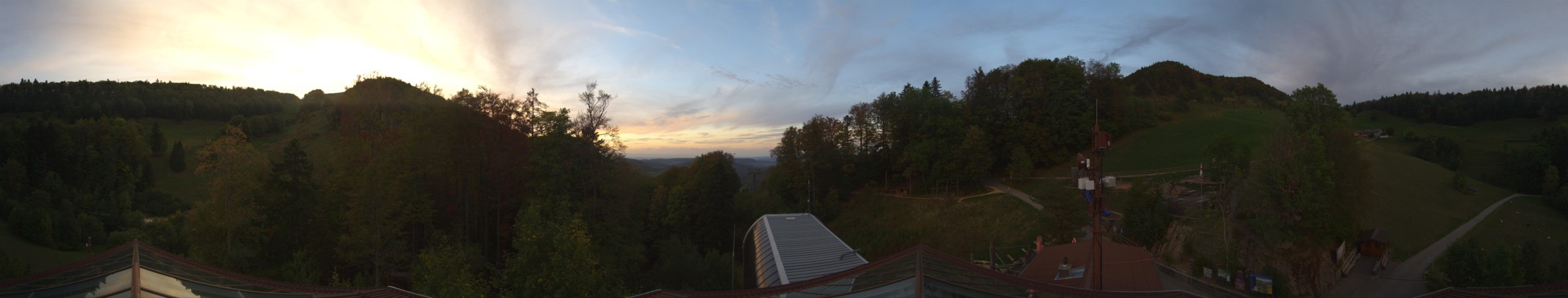 Wasserfallen Bahn Wasserfallen - Bergstation snow cam captured at 3 October 2026 at 7:13 pm GMT+2