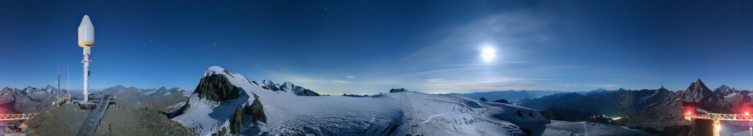 Zermatt Bergbahnen Matterhorn - Glacier Paradise snow cam captured at 21 September 2026 at 11:58 pm GMT+2