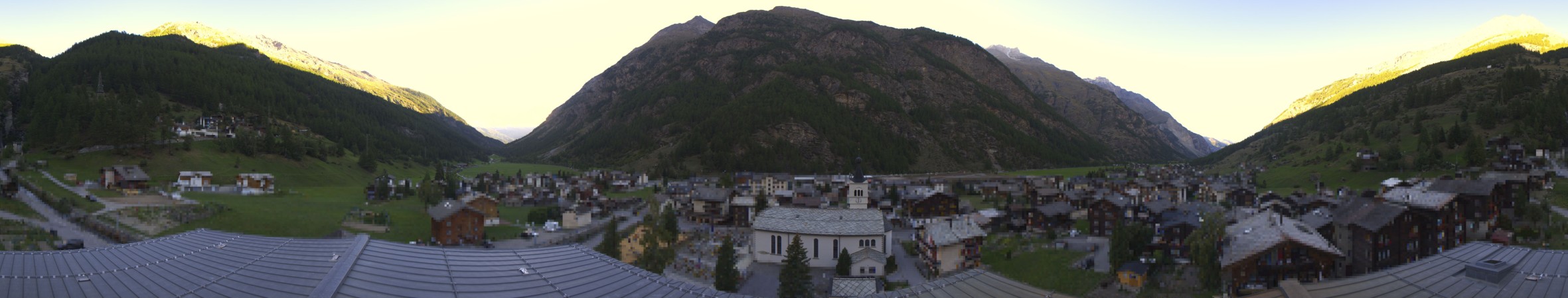 Zermatt Tourismus Täsch Dorf snow cam captured at 15 September 2026 at 6:12 pm GMT+2