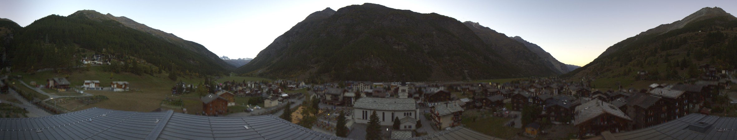 Zermatt Tourismus Täsch Dorf snow cam captured at 5 October 2026 at 7:19 pm GMT+2