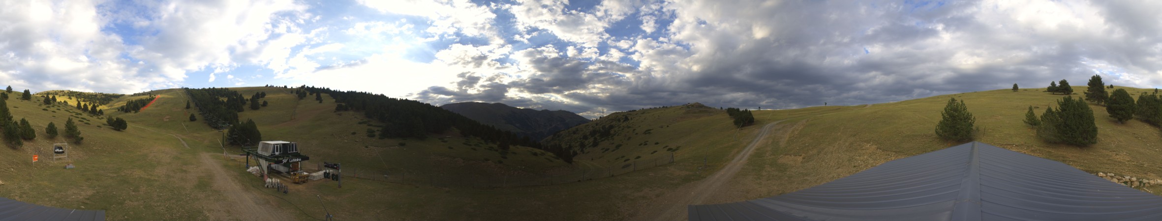 FGC Torrent Negre inferior snow cam captured at 15 September 2026 at 6:47 pm GMT+2