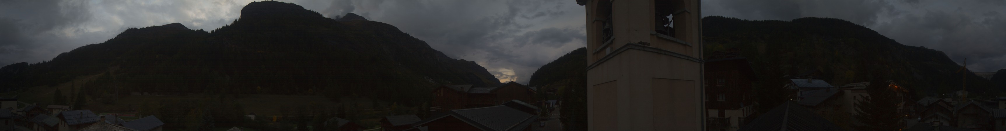 Tignes Brévières snow cam captured at 4 October 2026 at 7:22 pm GMT+2