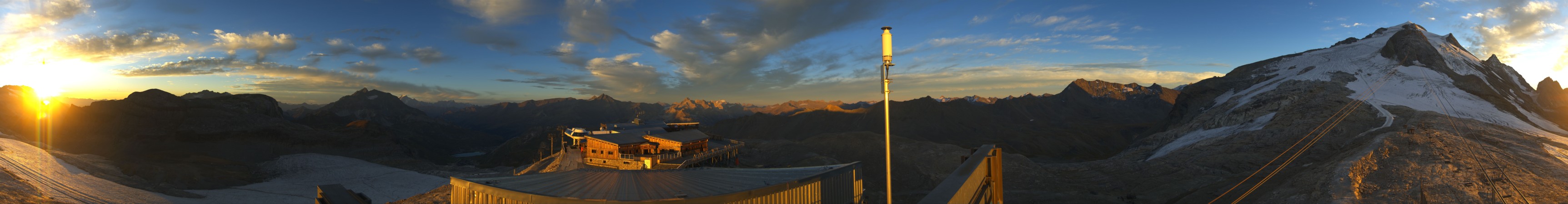 Tignes Grande Motte snow cam captured at 13 September 2026 at 8:05 pm GMT+2