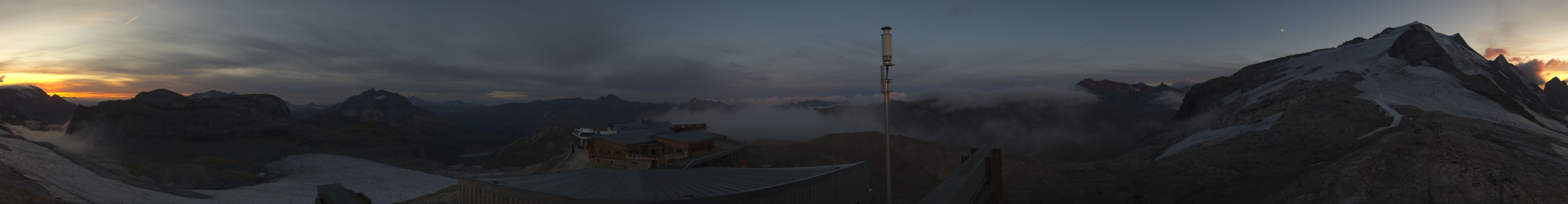 Tignes Grande Motte snow cam captured at 17 September 2026 at 8:03 pm GMT+2