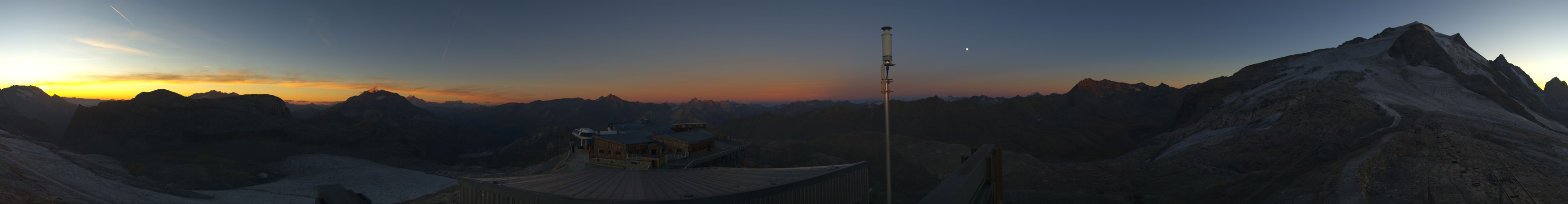 Tignes Grande Motte snow cam captured at 23 September 2026 at 7:51 pm GMT+2