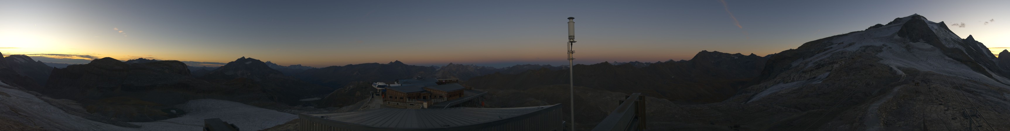 Tignes Grande Motte snow cam captured at 27 September 2026 at 7:42 pm GMT+2