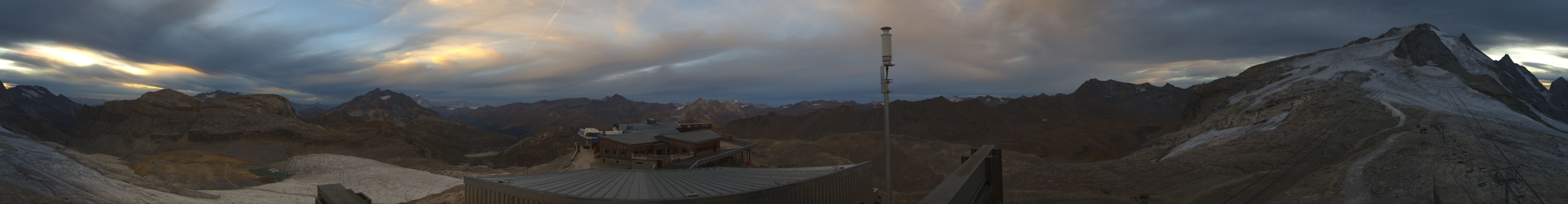 Tignes Grande Motte snow cam captured at 29 September 2026 at 7:38 pm GMT+2