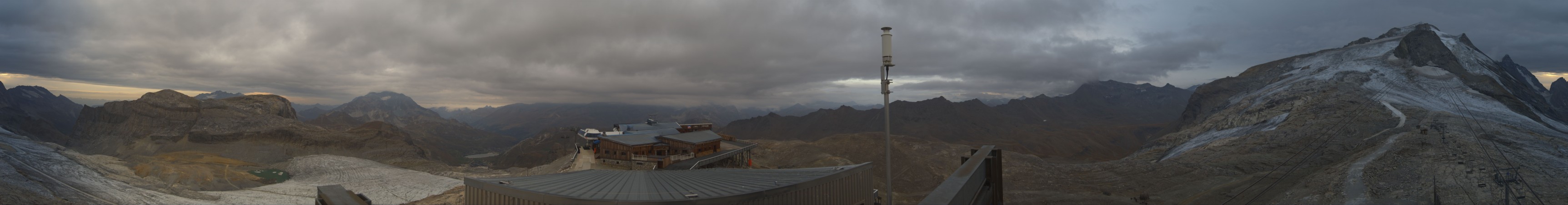 Tignes Grande Motte snow cam captured at 30 September 2026 at 7:21 pm GMT+2