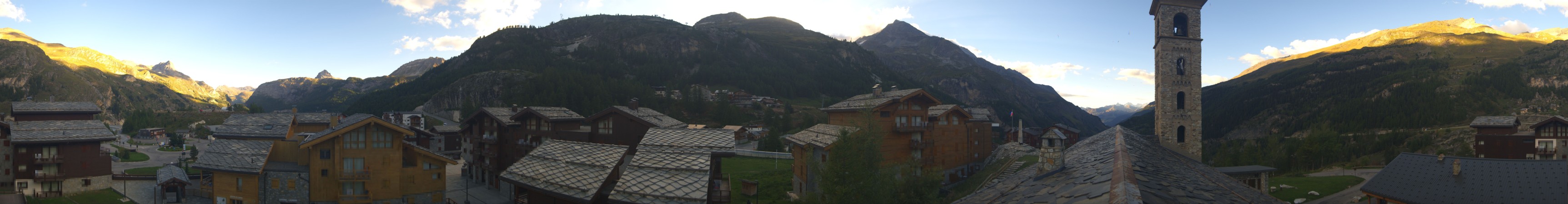 Tignes Les Boisses - 1800 snow cam captured at 15 September 2026 at 6:43 pm GMT+2